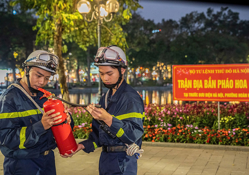 Công an Thủ đô đảm bảo an ninh, an toàn tuyệt đối đêm Giao thừa Tết Nguyên đán Bính Ngọ 2026 -0