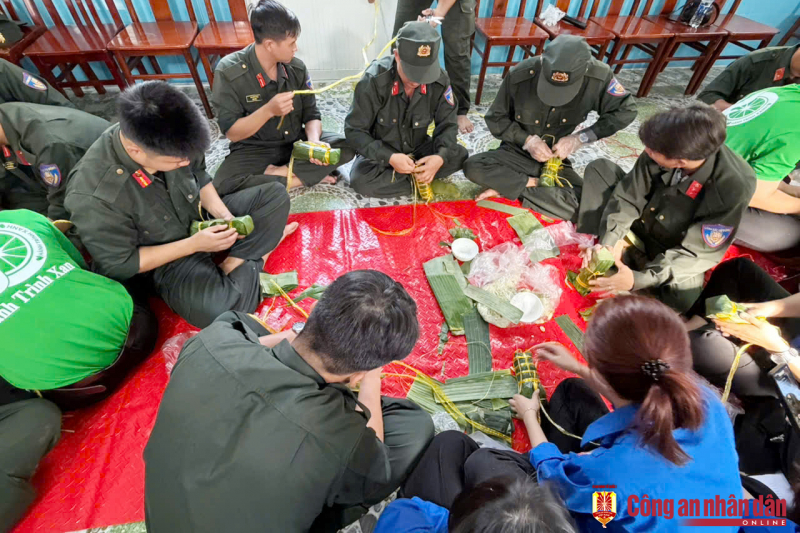 Tết của Cảnh sát cơ động đóng quân nơi biên giới, đảo xa -1