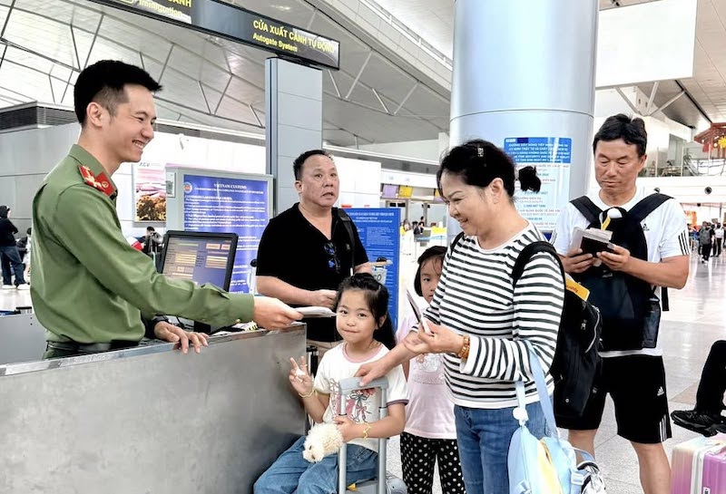 Tết của những cán bộ Công an cửa khẩu -4