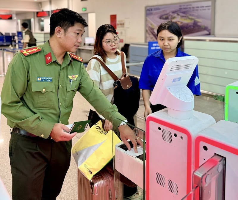 Tết của những cán bộ Công an cửa khẩu -0