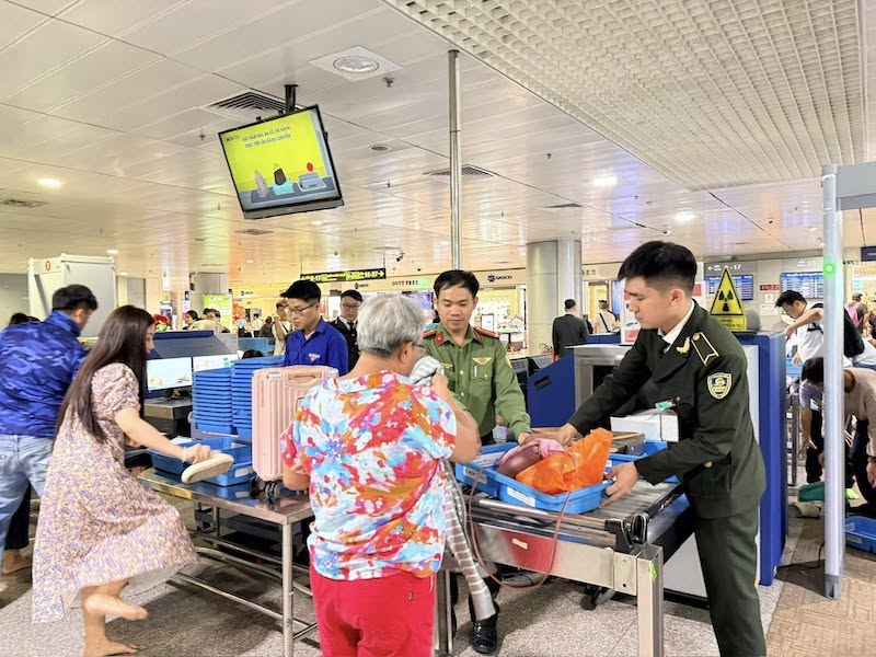 Tết của những cán bộ Công an cửa khẩu -1