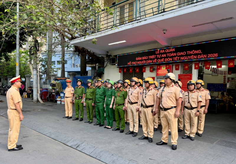 Công an TP Hồ Chí Minh âm thầm “thức cho dân ngủ, gác cho dân vui” -0