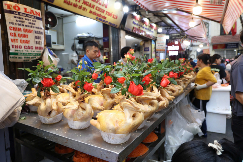 Nhộn nhịp phiên chợ cuối năm: Người dân đi chợ từ 6 giờ sáng -0