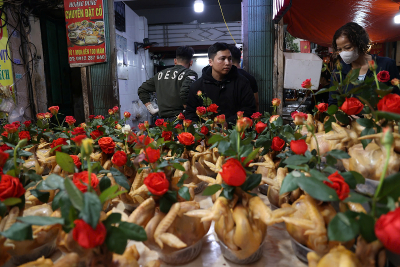 Nhộn nhịp phiên chợ cuối năm: Người dân đi chợ từ 6 giờ sáng -0