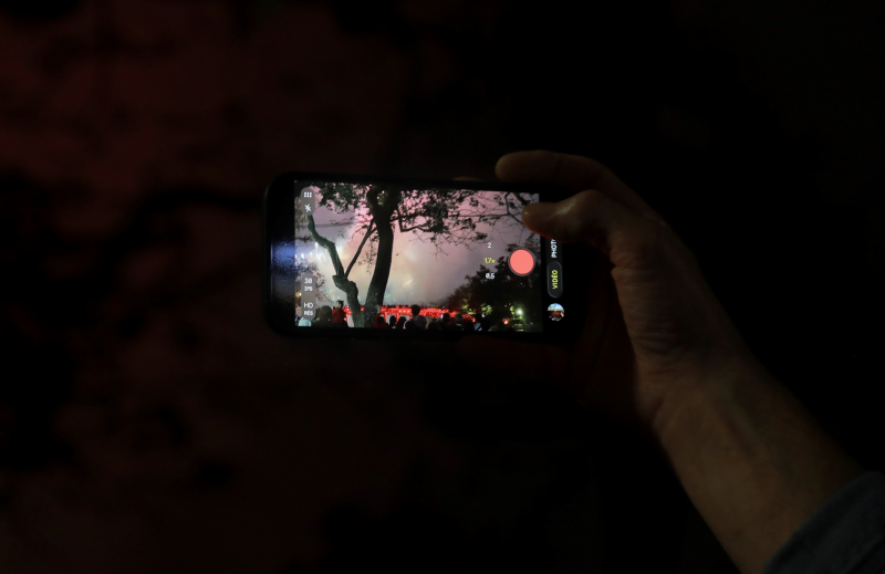 Pháo hoa rực rỡ thắp sáng bầu trời Thủ đô trong đêm Giao thừa -0