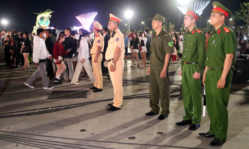 Rộn ràng đêm giao thừa ở miền Tây Nam Bộ -0