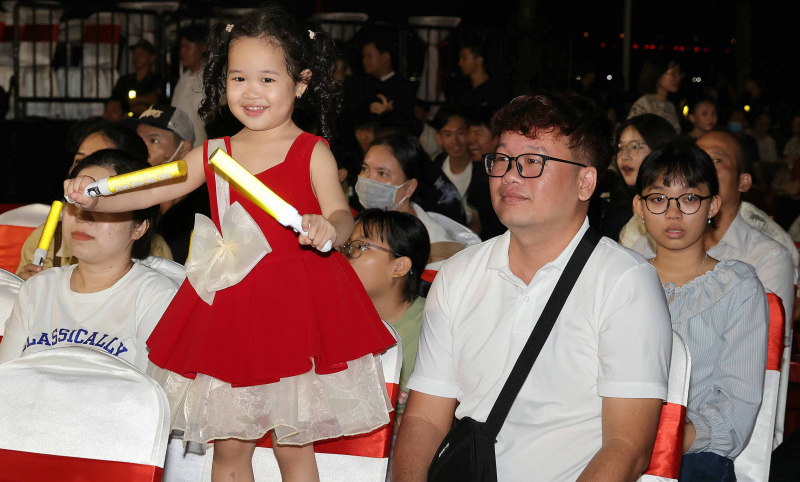 Rộn ràng đêm giao thừa ở miền Tây Nam Bộ -1