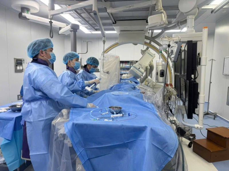 Hạnh phúc được cứu sống giữa lằn ranh sinh - tử -0