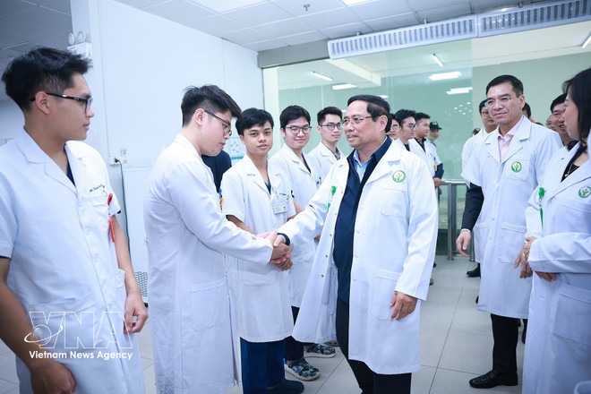 PM extends best wishes to doctors, patients on Tet occasion -0