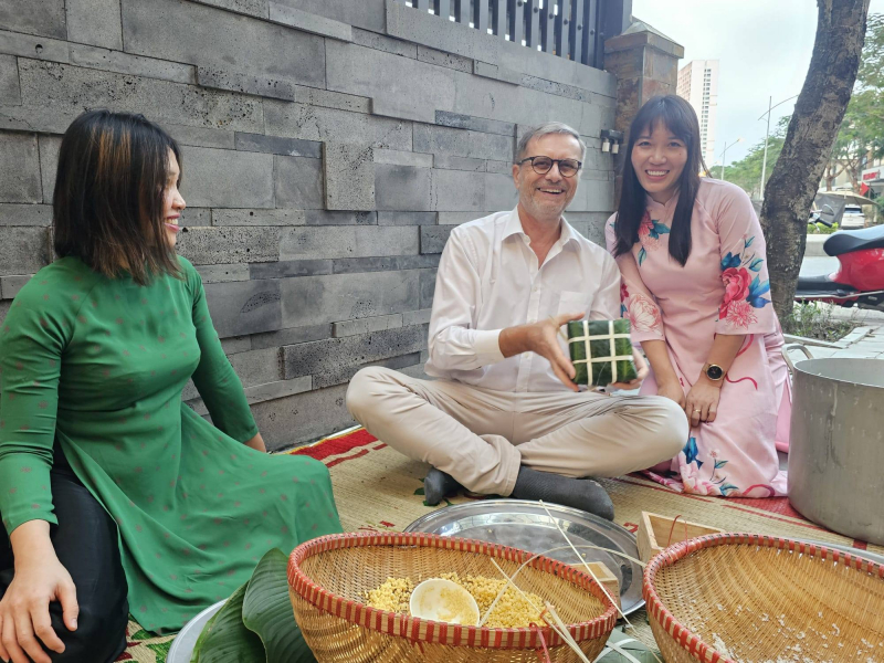 Đại sứ Pháp và trải nghiệm trọn vẹn hành trình Tết Việt -0