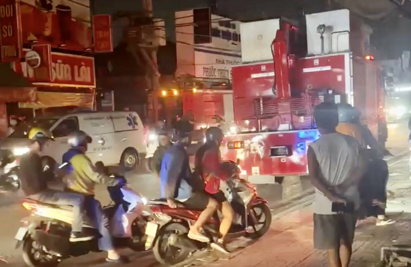 Cháy nhà kho rộng gần 100m2 tại cơ sở tôn giáo đêm mùng 2 Tết  -1