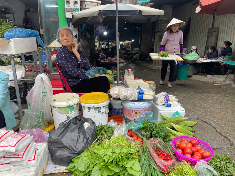 Sức mua phục hồi, cung cầu tiếp tục ổn định trong ngày Mùng 2 Tết -0