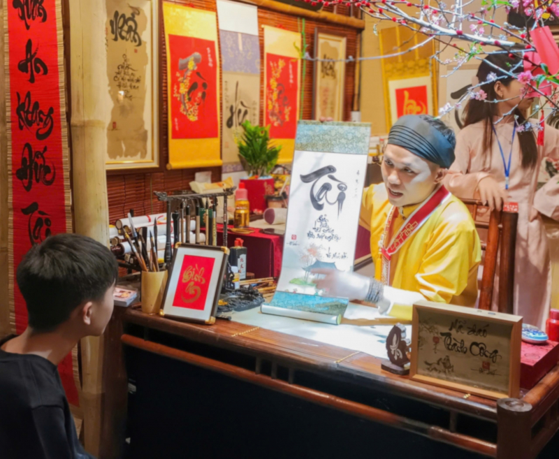 Nô nức xin chữ đầu năm cầu may mắn trong thi cử -0