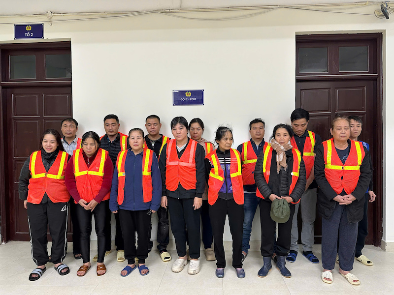 triệt phá ổ nhóm đánh bạc trên sông Hồng -0