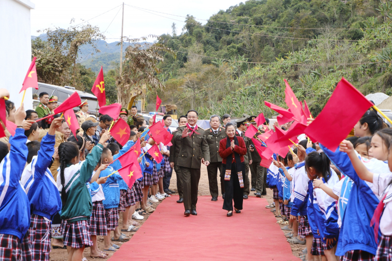 Xuân trên rốn rũ biên cương xứ Nghệ -0