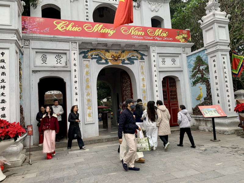 Nhiều đổi mới lễ hội ở Hà Nội: Miễn phí vé gửi xe, bỏ thu phí vào cửa -0