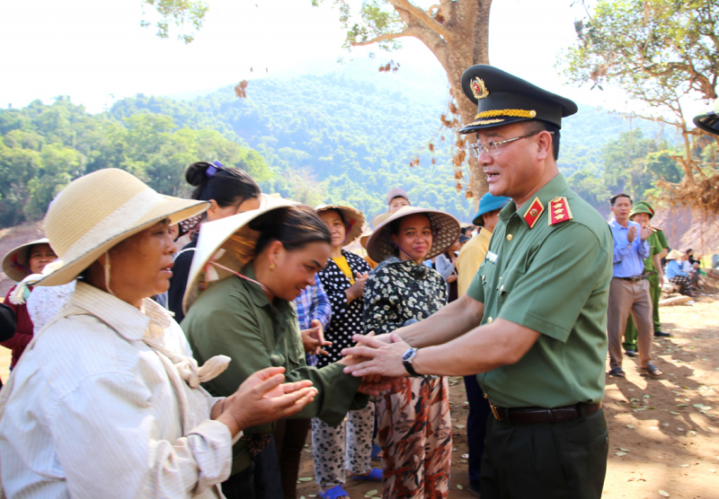 Xuân trên rốn rũ biên cương xứ Nghệ -0