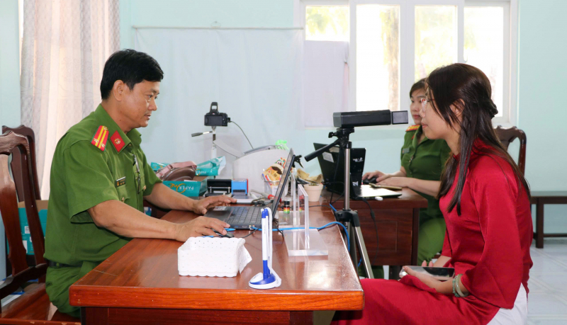 Công an các tỉnh, thành vùng Tây Nam Bộ đảm bảo TTATGT, phục vụ nhân dân xuyên Tết -0