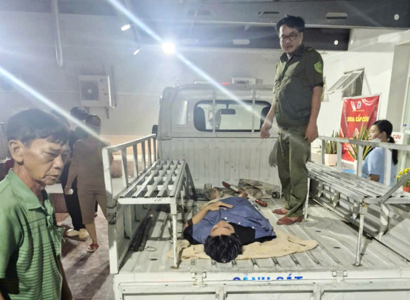 Công an tỉnh An Giang kịp thời cứu nam thanh niên nhảy cầu tự tử tối mùng 2 Tết -0