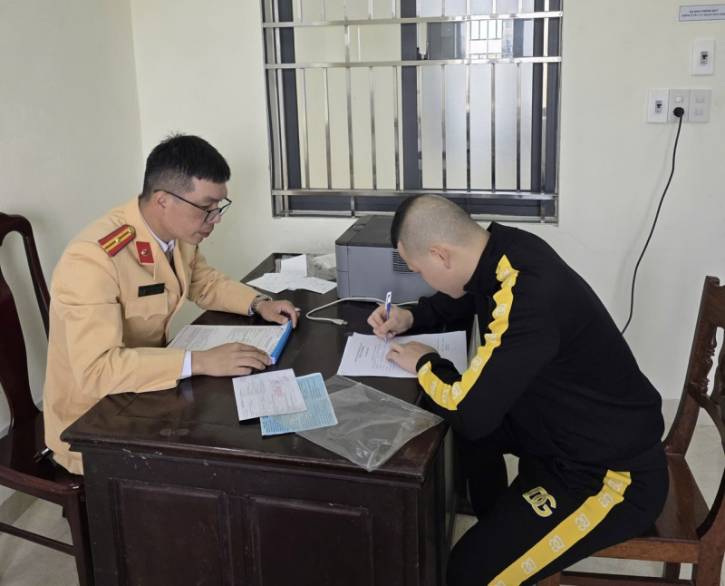 Quyết liệt xử lý vi phạm giao thông tại các tuyến liên thôn, liên xã -0