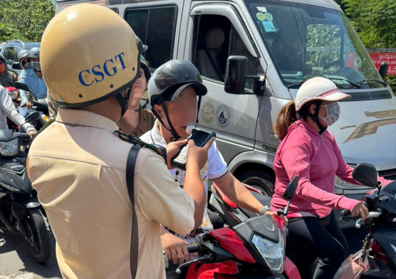 Công an TP Hồ Chí Minh xử lý hơn 1.700 trường hợp vi phạm nồng độ cồn trong 3 ngày Tết  -0