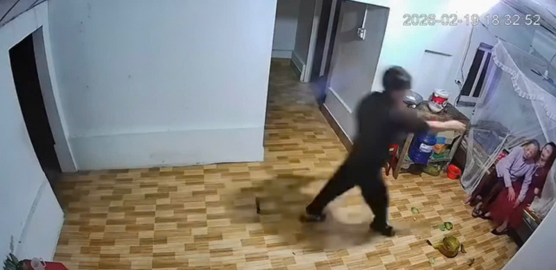 Công an vào cuộc xác minh nghi vấn clip con trai hành hung mẹ trong ngày Tết -0