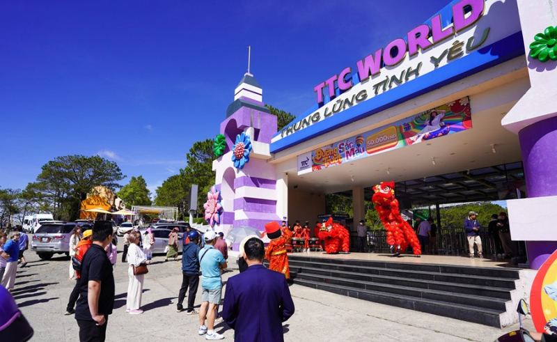 Đà Lạt bùng nổ khách dịp Tết Bính Ngọ 2026 -0