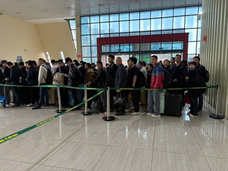 Hoạt động xuất nhập khẩu sôi động ngay từ những ngày đầu năm mới -0