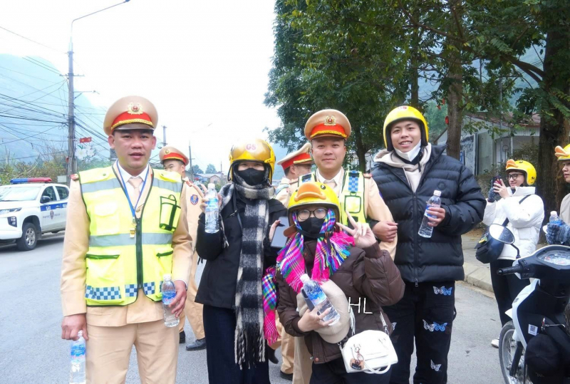 Giữ nhịp du xuân an toàn trên những cung đường cao nguyên -2