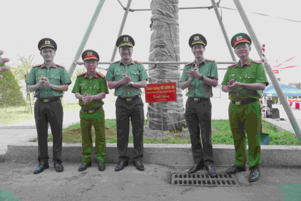 Công an các tỉnh, thành phố hưởng ứng phát động Tết trồng cây Xuân Bính Ngọ 2026 -0
