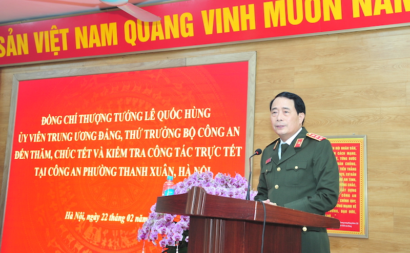 Thứ trưởng Lê Quốc Hùng kiểm tra công tác trực Tết, chúc Tết cán bộ, chiến sĩ Công an Thủ đô -0