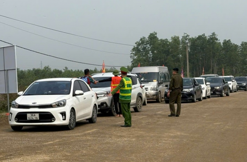 Giữ bình yên mùa lễ hội trên miền đất di sản xứ Thanh -0