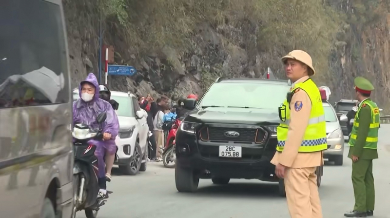 Giữ nhịp du xuân an toàn trên những cung đường cao nguyên -2