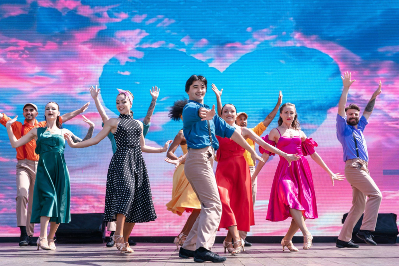 Hàng nghìn du khách đón Tết Bính Ngọ cùng hơn triệu bông tulip tại Sun World Ba Na Hills -0