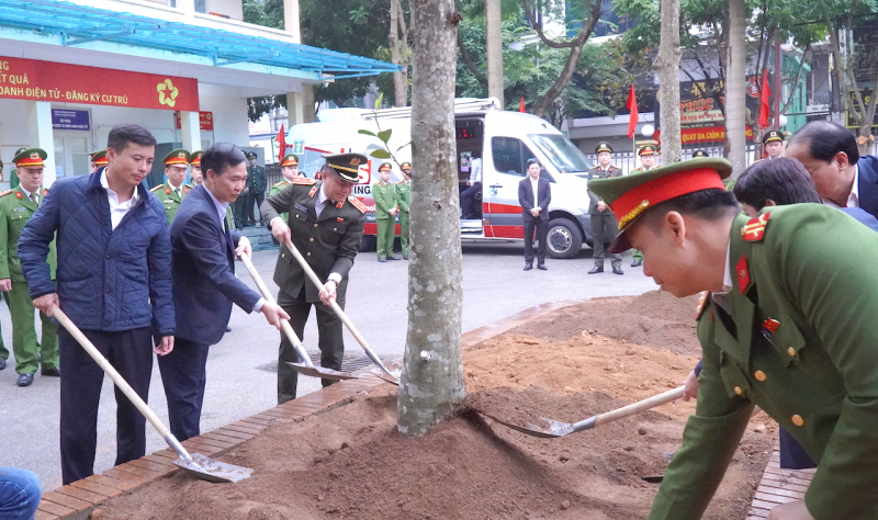 Hưởng ứng phong trào “Tết trồng cây đời đời nhớ ơn Bác Hồ”, Bộ Công an sẽ trồng trên 3 triệu cây các loại -1