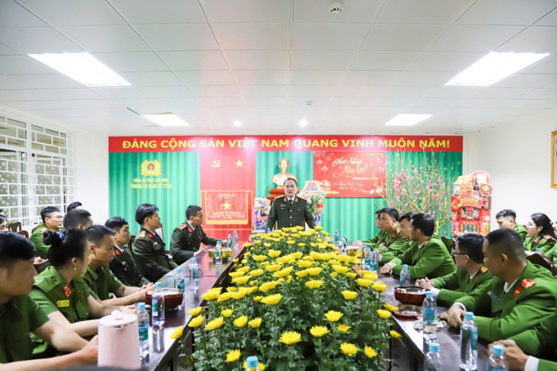 Lan tỏa hình ảnh đẹp của Công an Lâm Đồng dịp Tết -0