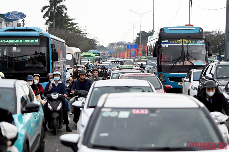 Thủ tướng Chính phủ yêu cầu:  Các bộ, ngành địa phương quan tâm tới an toàn giao thông ngày nghỉ lễ cuối  -0