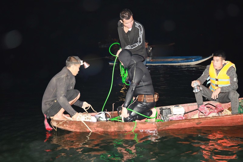 Công an tỉnh Lào Cai nỗ lực xuyên đêm tìm kiếm, cứu nạn, cứu hộ các nạn nhân trong vụ tai nạn giao thông đường thủy tại hồ Thác Bà -0