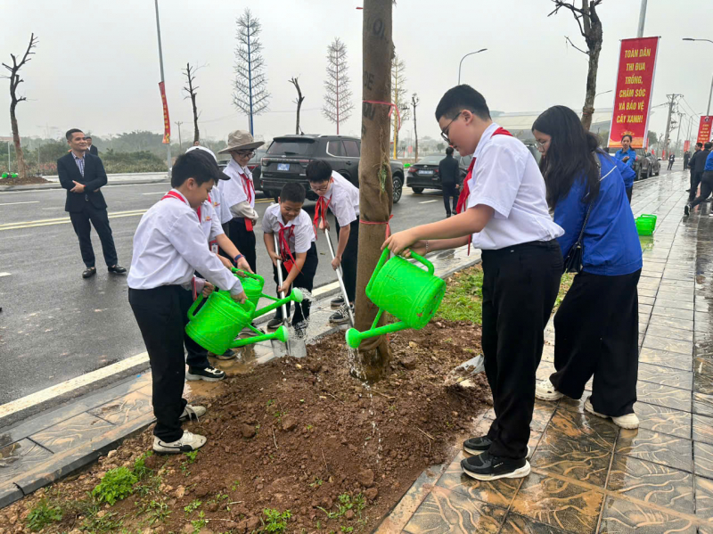 Phát động Tết trồng cây tại xã Đông Anh, TP Hà Nội:  Phấn đấu trồng 3.000 cây xanh trong năm 2026 -0