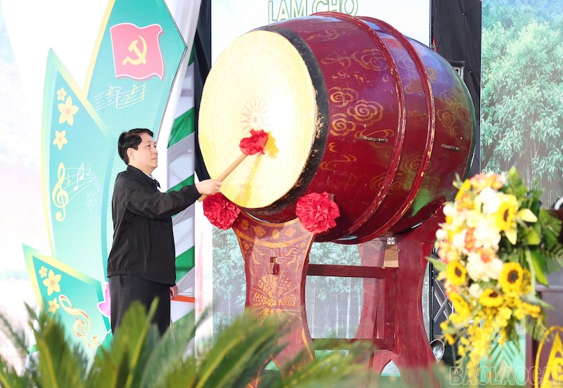 Chủ tịch nước Lương Cường dự và phát động “Tết trồng cây đời đời nhớ ơn Bác Hồ xuân Bính Ngọ năm 2026” tại tỉnh Lào Cai -0