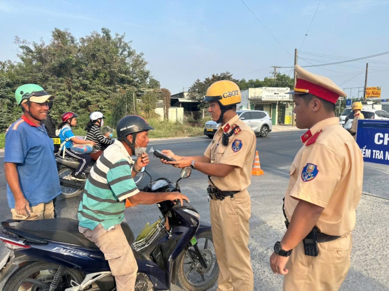 Gần 5.000 trường hợp vi phạm nồng độ cồn trong 9 ngày nghỉ Tết Nguyên đán -0