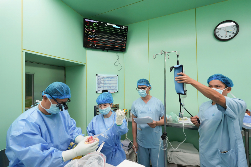 Trái tim từ Bắc vào Nam hồi sinh sự sống cho bệnh nhi ngày đầu Xuân mới -3