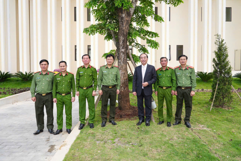 Thứ trưởng Trần Quốc Tỏ làm việc và thăm, chúc Tết Công an TP Huế -0