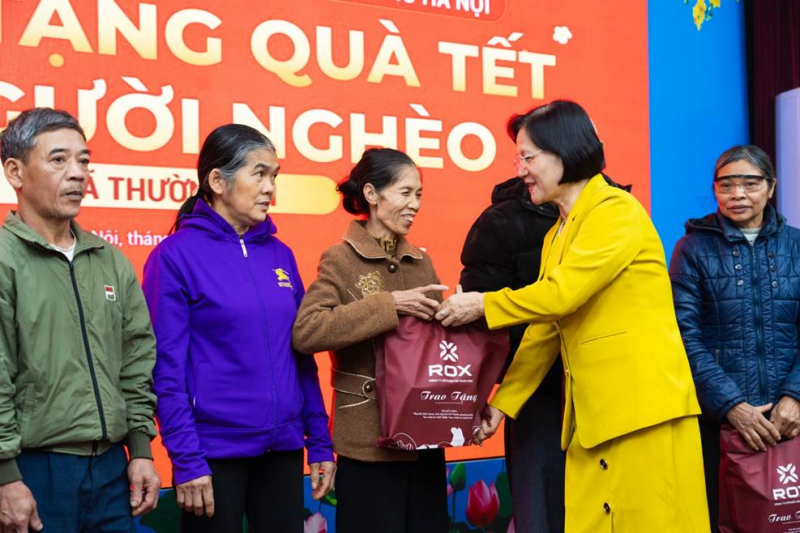 ROX Share mang Tết ấm đến hơn 2.300 hộ gia đình khó khăn -0