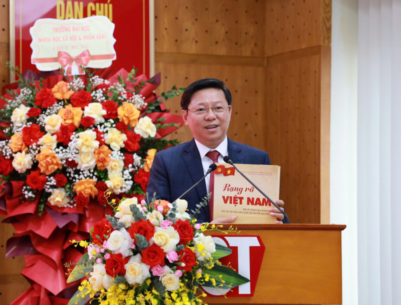 Ra mắt sách về những dấu ấn thành tựu nhiệm kỳ Đại hội XIII của Đảng -0