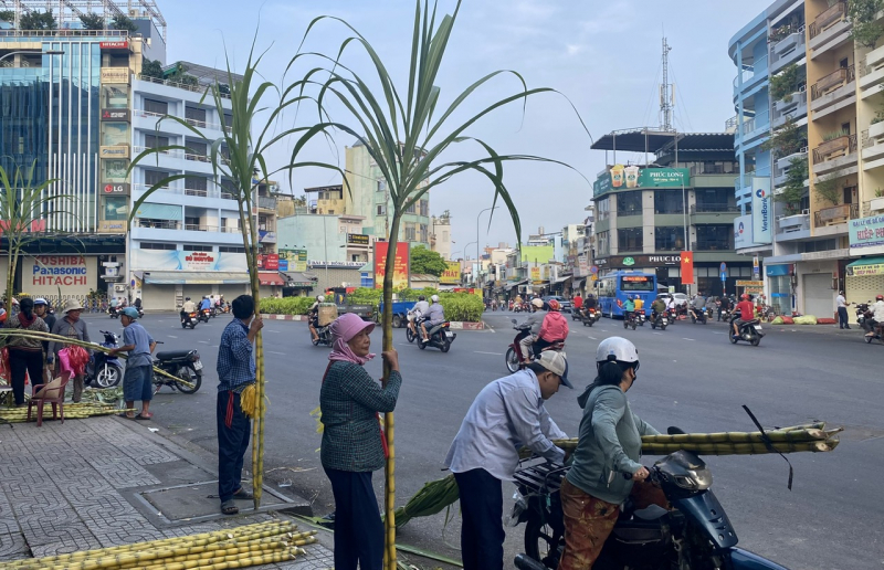 Lạ lùng chợ mía “vía trời” mùng 8 Tết chỉ họp chợ trong 2 ngày -0