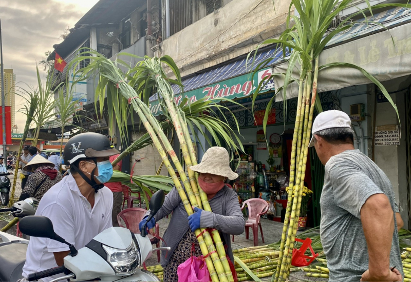 Lạ lùng chợ mía “vía trời” mùng 8 Tết chỉ họp chợ trong 2 ngày -0