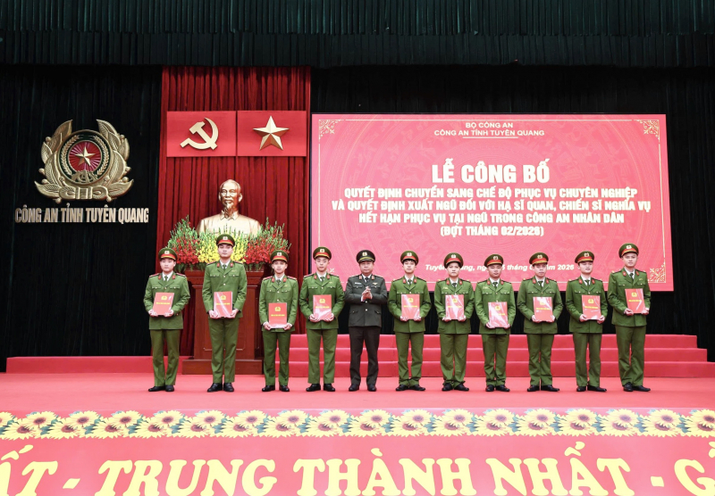 Tuyên Quang: Hành trình viết tiếp ước mơ - Từ chiến sĩ nghĩa vụ thành chiến sĩ CAND -0