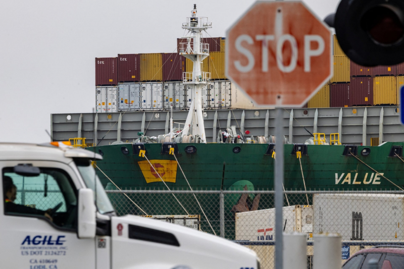 Mỹ bắt đầu thu thuế nhập khẩu toàn cầu 10%, Nhà Trắng để ngỏ khả năng nâng lên 15% -0