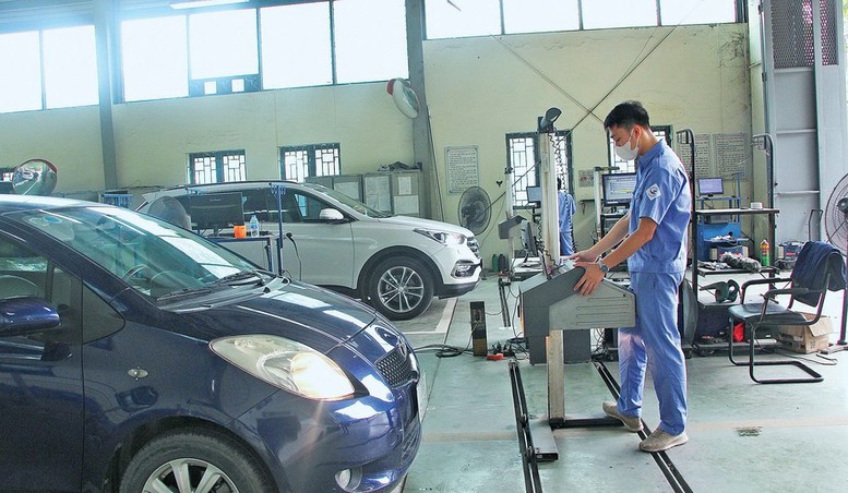 Từ 1/3: Áp quy định mới về kiểm định khí thải ô tô, người dân cần lưu ý gì? -0